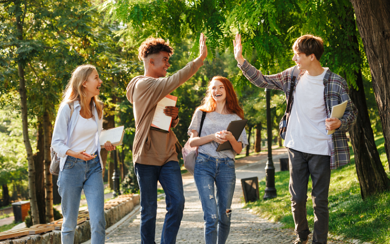 Jak język obcy może zwiększyć szanse na staż lub Erasmusa?